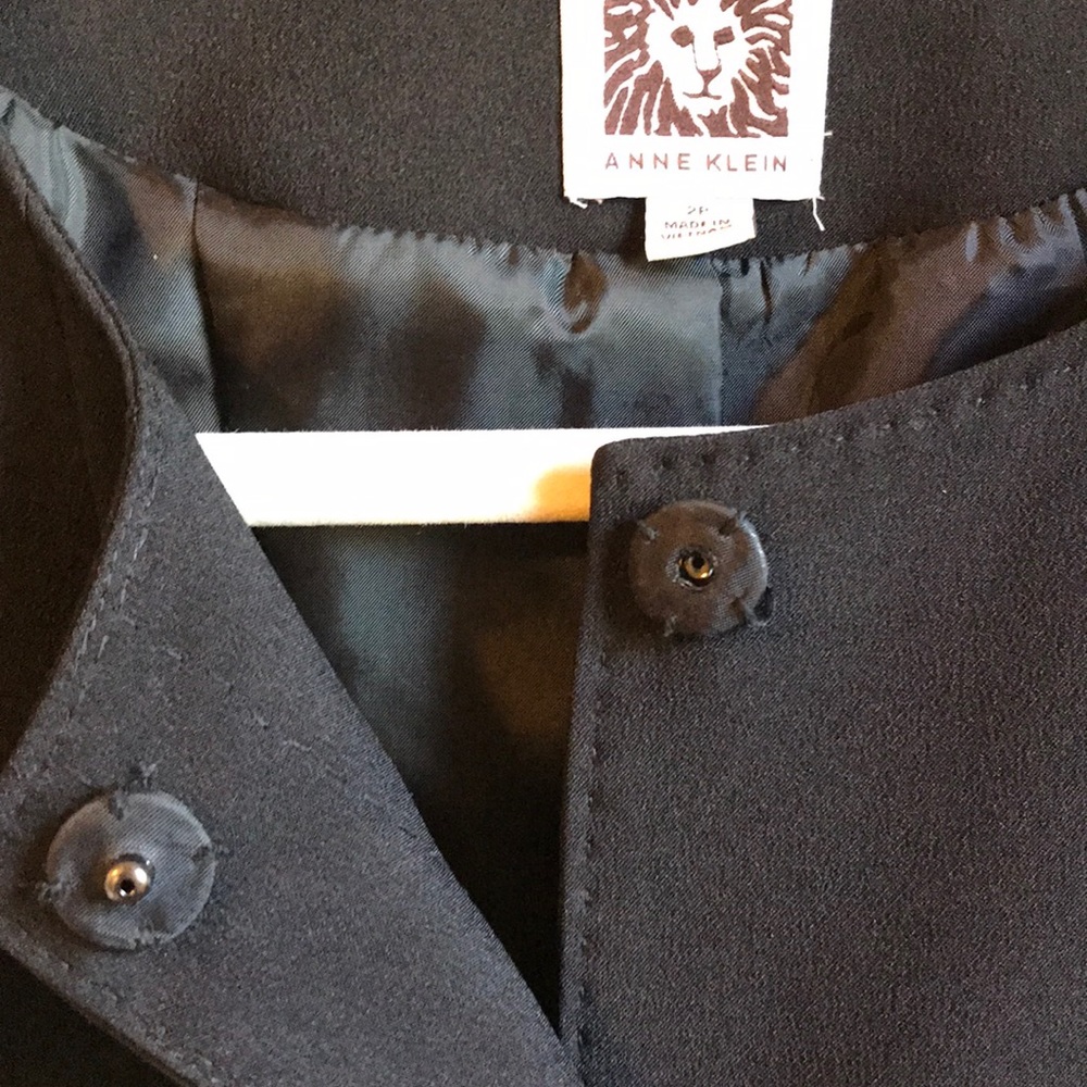 *SOLD* Anne Klein Black Button Down Peplum Blazer - Picture 3 of 6
